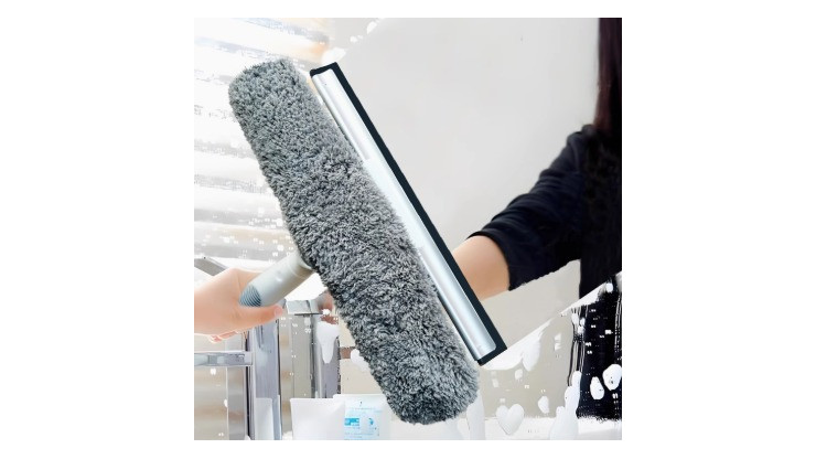 Extendable Glass & Surface Cleaning Tool