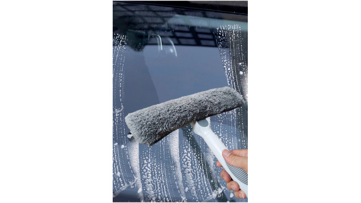 Extendable Glass & Surface Cleaning Tool